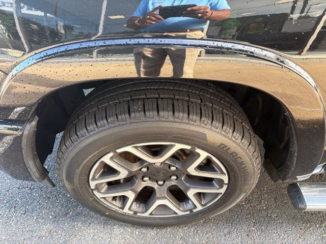 Pre-Owned 2025 Ram 1500 Laramie - photo - 18