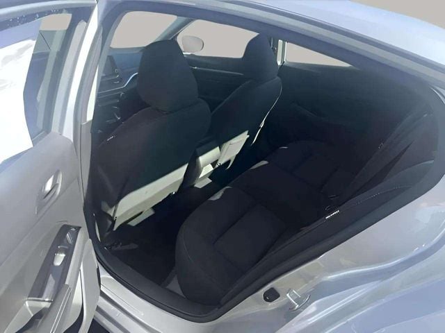 Pre-Owned 2023 Nissan Altima 2.5 SV - photo - 14