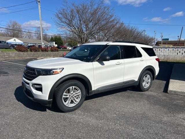 Pre-Owned 2022 Ford Explorer XLT - photo - 1
