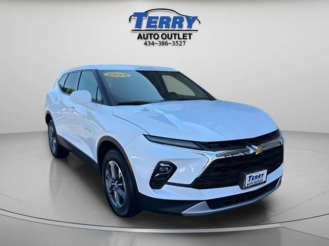Pre-Owned 2025 Chevrolet Blazer LT - photo - 1