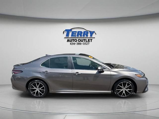 Pre-Owned 2024 Toyota Camry SE - photo - 0