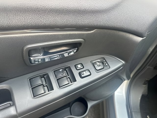 Pre-Owned 2025 Mitsubishi Outlander Sport 2.0 ES - photo - 5