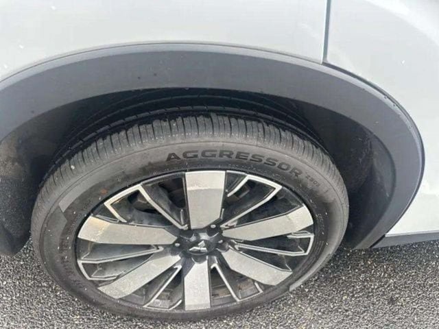 Pre-Owned 2025 Mitsubishi Outlander SE - photo - 20