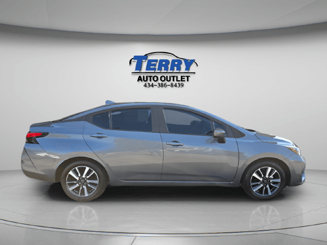 Pre-Owned 2025 Nissan Versa 1.6 SV - photo - 0