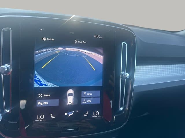 Pre-Owned 2019 Volvo XC40 Momentum - photo - 11