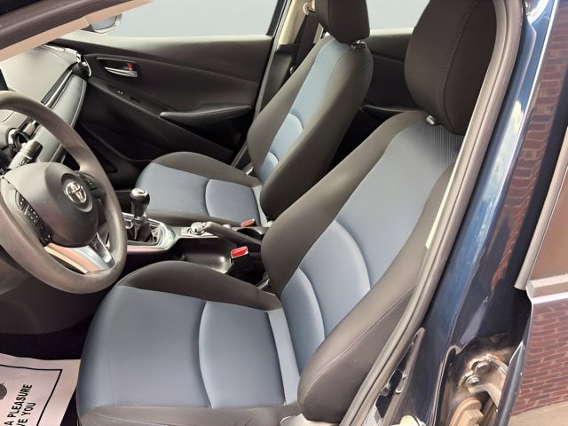 Pre-Owned 2018 Toyota Yaris iA Base - photo - 6