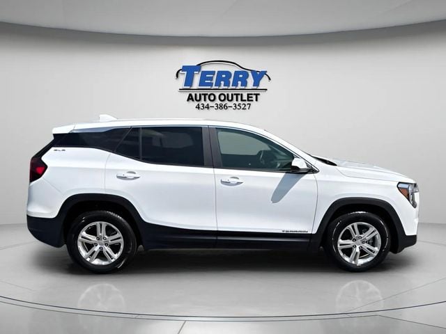 Pre-Owned 2024 GMC Terrain SLE - photo - 0