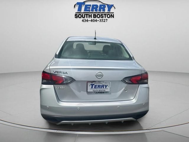 Pre-Owned 2025 Nissan Versa 1.6 S - photo - 3