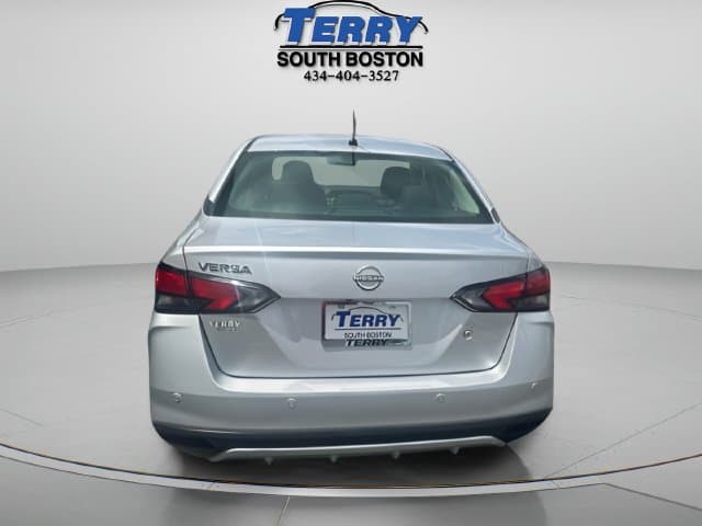 Pre-Owned 2025 Nissan Versa 1.6 S - photo - 3