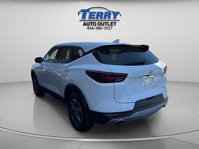 Pre-Owned 2025 Chevrolet Blazer LT - photo - 4