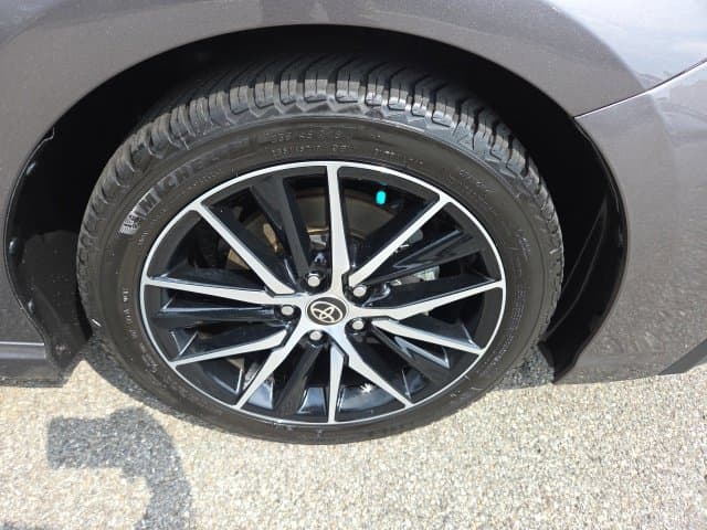 Pre-Owned 2022 Toyota Camry Hybrid SE - photo - 8