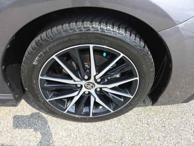 Pre-Owned 2022 Toyota Camry Hybrid SE - photo - 8