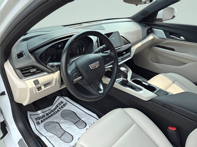Pre-Owned 2024 Cadillac CT4 Luxury - photo - 3