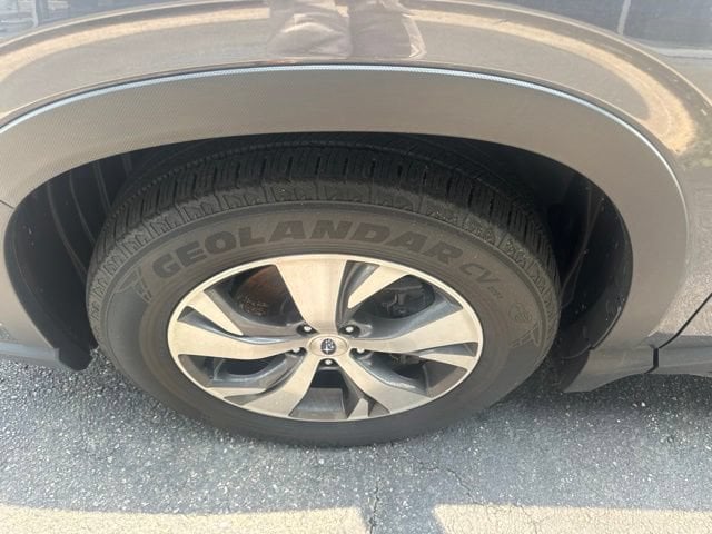 Pre-Owned 2022 Subaru Ascent Premium - photo - 19