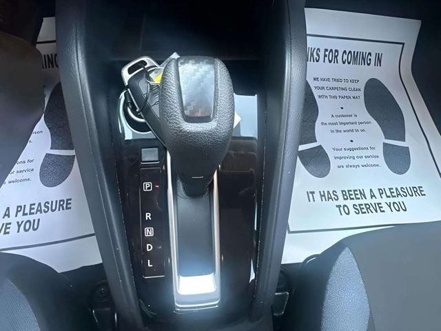 Pre-Owned 2023 Nissan Versa 1.6 SV - photo - 4