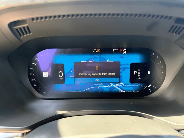 Pre-Owned 2023 Volvo XC60 B5 Plus Dark Theme - photo - 13