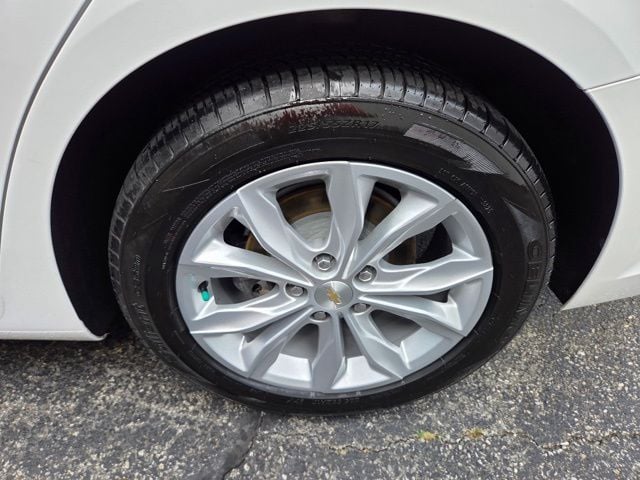 Pre-Owned 2024 Chevrolet Malibu LT - photo - 15