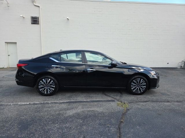 Pre-Owned 2024 Nissan Altima 2.5 SV - photo - 6