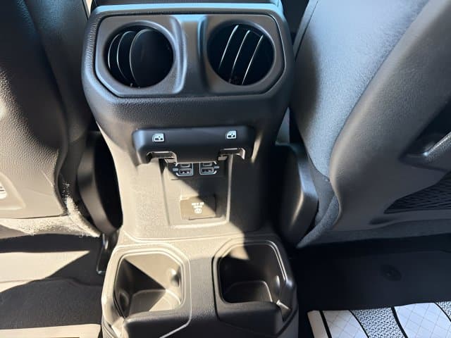 Pre-Owned 2025 Jeep Wrangler Rubicon - photo - 7