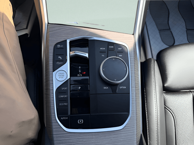 Pre-Owned 2025 BMW 3 Series 330i xDrive - photo - 20