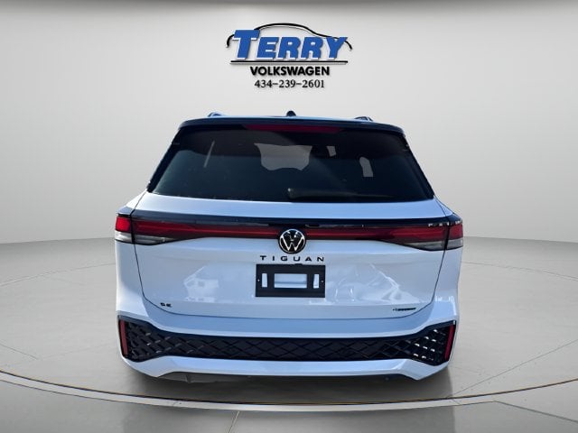 Pre-Owned 2026 Volkswagen Tiguan 2.0T SE R-Line Black - photo - 2
