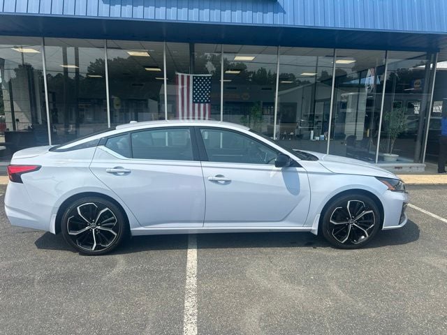 Pre-Owned 2024 Nissan Altima 2.5 SR - photo - 0