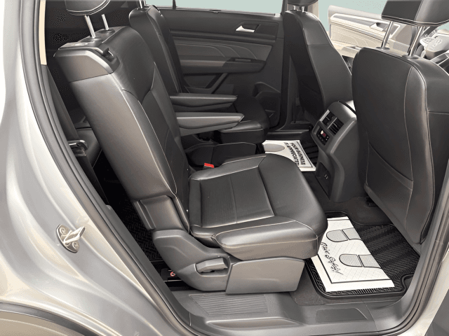 Pre-Owned 2023 Volkswagen Atlas 3.6L V6 SEL R-Line - photo - 24