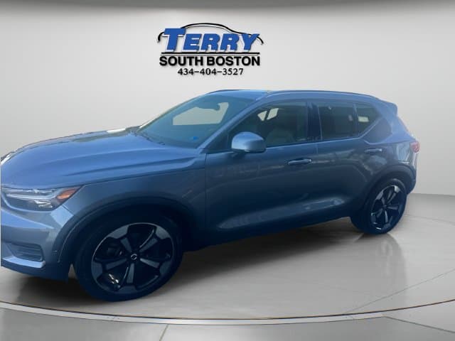 Pre-Owned 2019 Volvo XC40 Momentum - photo - 2