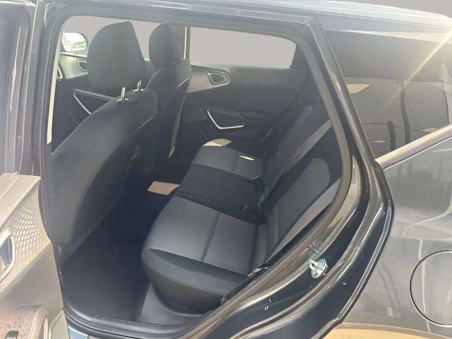 Pre-Owned 2024 Kia Soul LX - photo - 15