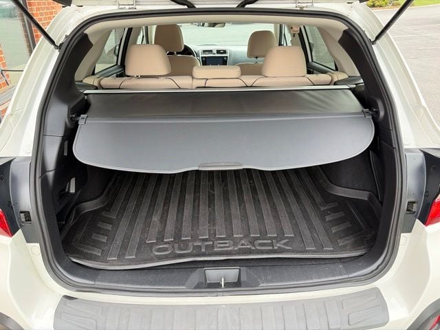 Pre-Owned 2018 Subaru Outback 2.5i Premium - photo - 5