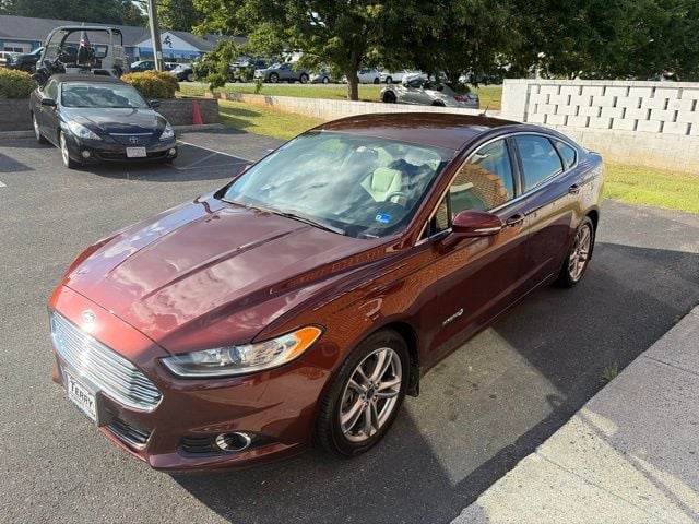 Pre-Owned 2016 Ford Fusion Hybrid Titanium - photo - 2
