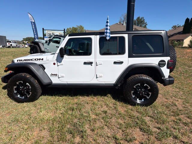 Pre-Owned 2025 Jeep Wrangler Rubicon - photo - 1