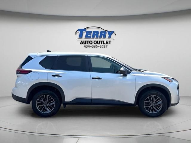 Pre-Owned 2024 Nissan Rogue S - photo - 13