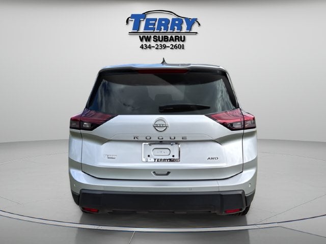 Pre-Owned 2024 Nissan Rogue S - photo - 3