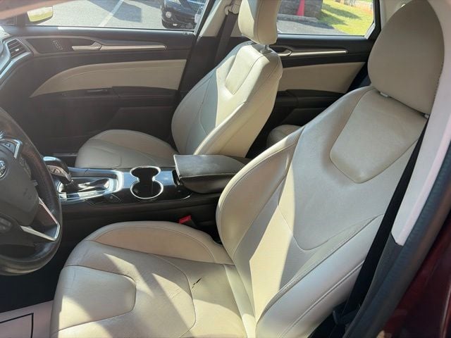 Pre-Owned 2016 Ford Fusion Hybrid Titanium - photo - 6