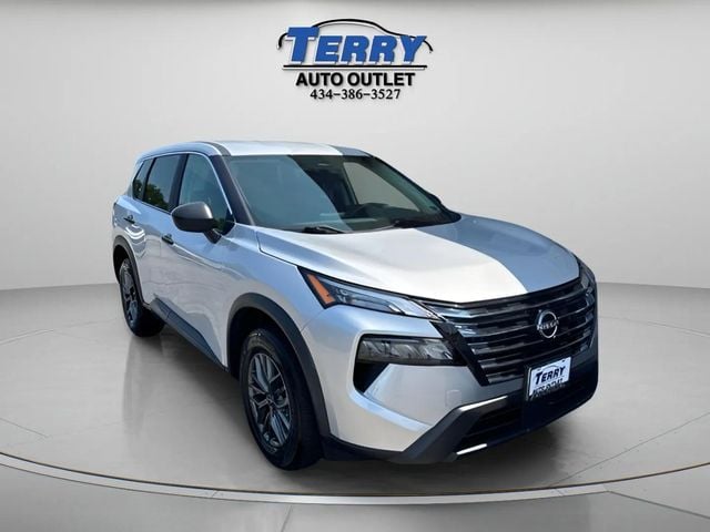 Pre-Owned 2024 Nissan Rogue S - photo - 1