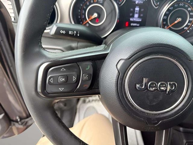 Pre-Owned 2023 Jeep Gladiator Sport S - photo - 4