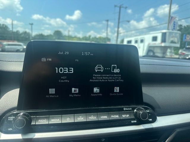 Pre-Owned 2021 Kia Forte LXS - photo - 11