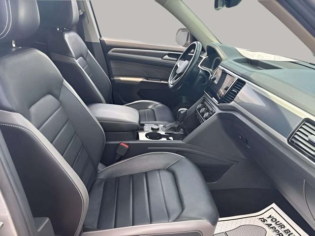 Pre-Owned 2023 Volkswagen Atlas 3.6L V6 SEL Premium R-Line - photo - 28