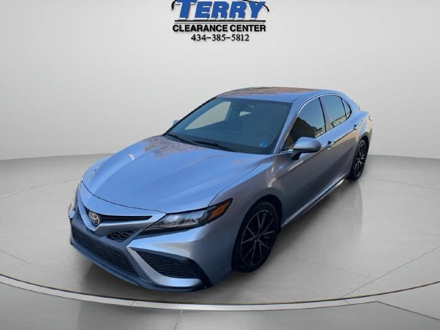 Pre-Owned 2022 Toyota Camry SE - photo - 2