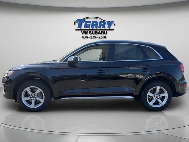 Pre-Owned 2023 Audi Q5 40 Premium - photo - 2