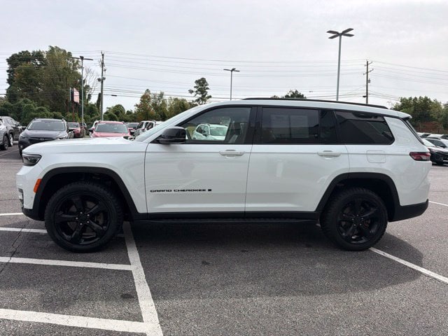 Pre-Owned 2023 Jeep Grand Cherokee L Limited - photo - 2