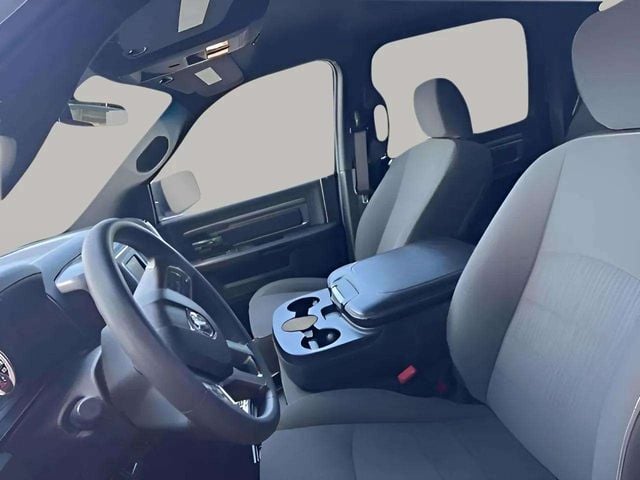 Pre-Owned 2024 Ram 1500 Classic Warlock - photo - 11