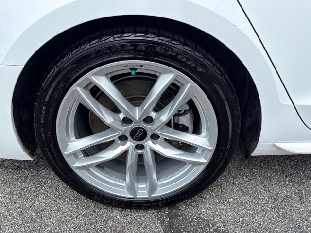 Pre-Owned 2024 Audi A4 45 S line Premium Plus - photo - 12