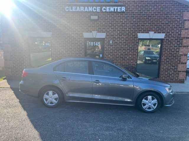 Pre-Owned 2015 Volkswagen Jetta 2.0L TDI SE - photo - 0