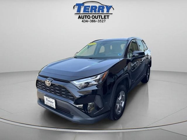 Pre-Owned 2022 Toyota RAV4 XLE - photo - 3