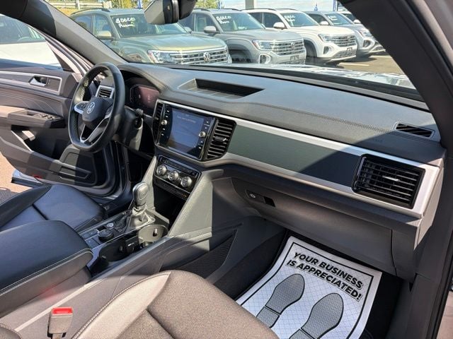 Pre-Owned 2023 Volkswagen Atlas Cross Sport 3.6L V6 SEL - photo - 26