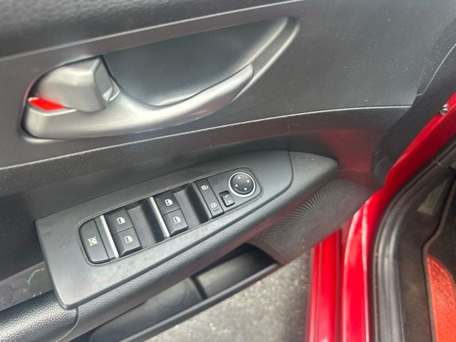 Pre-Owned 2021 Kia Forte LXS - photo - 4