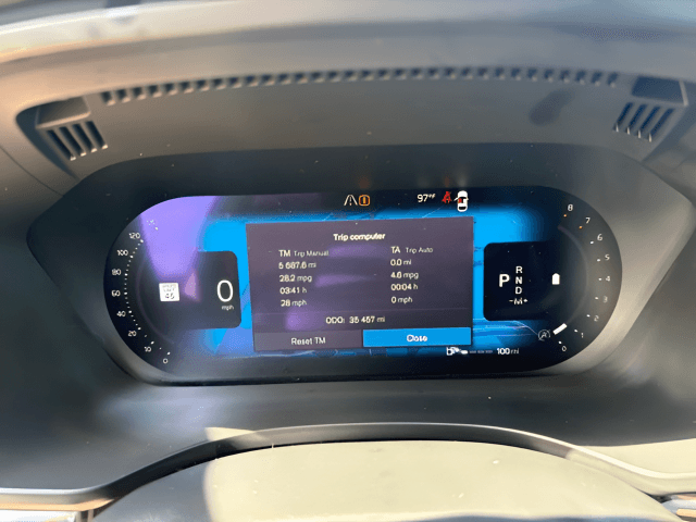 Pre-Owned 2023 Volvo XC60 B5 Plus Dark Theme - photo - 15