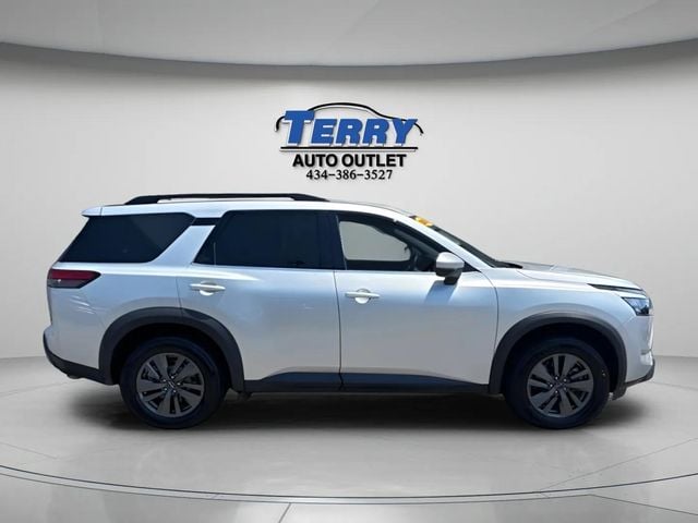 Pre-Owned 2024 Nissan Pathfinder SV - photo - 1